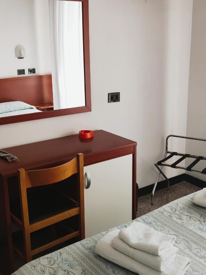 Hotel Ardesia Ріміні Екстер'єр фото
